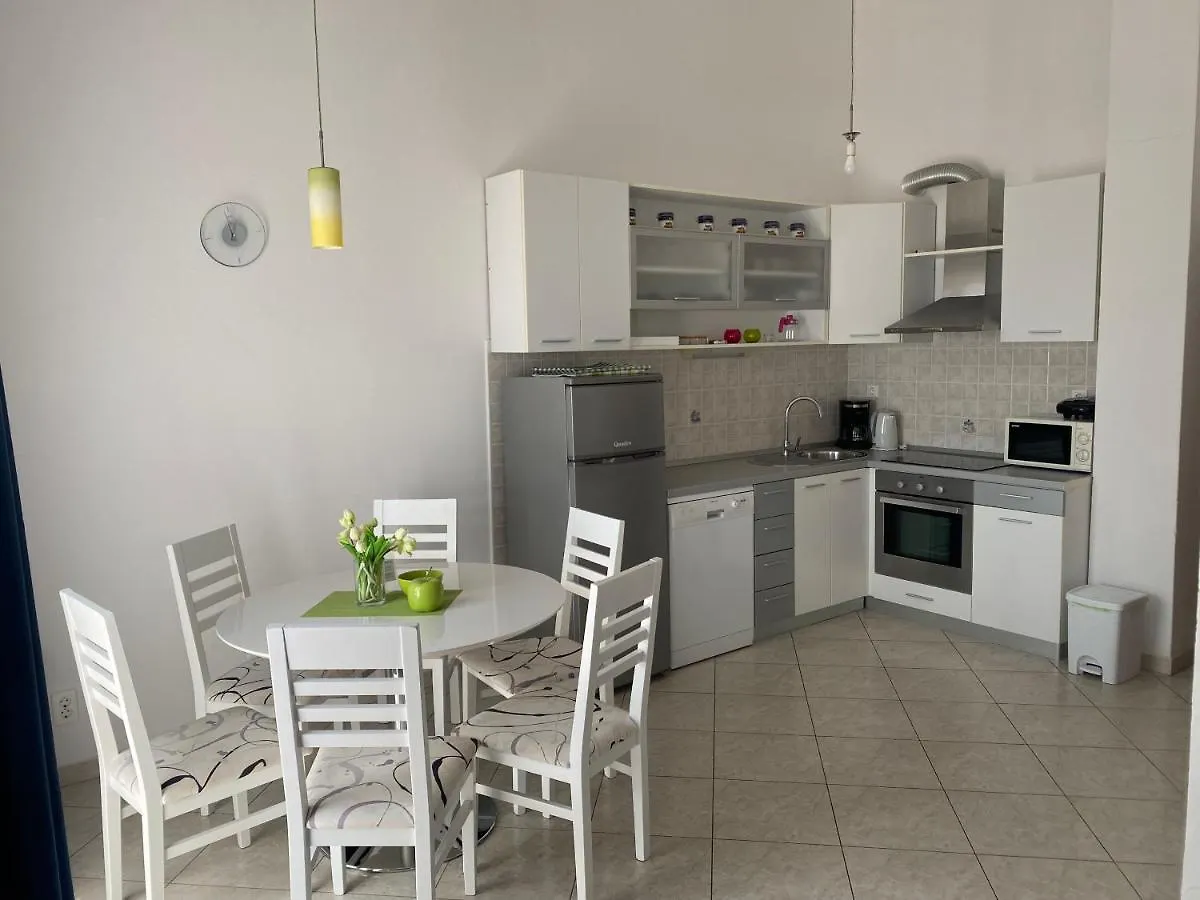 Apartmani Jelena Seget Vranjica