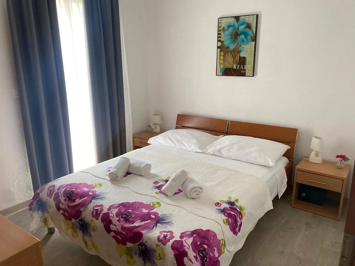 Apartmani Jelena Seget Vranjica Croatia
